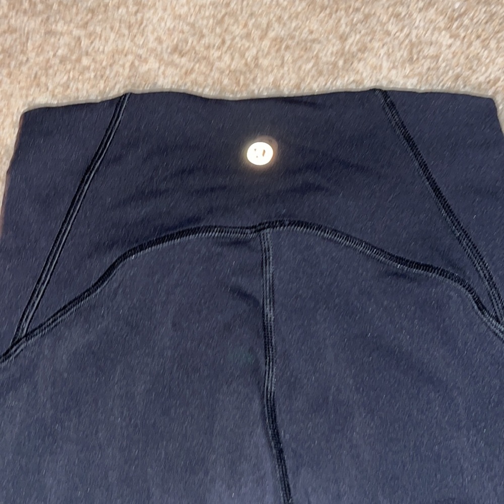 black lululemon leggings - Picture 2 of 4